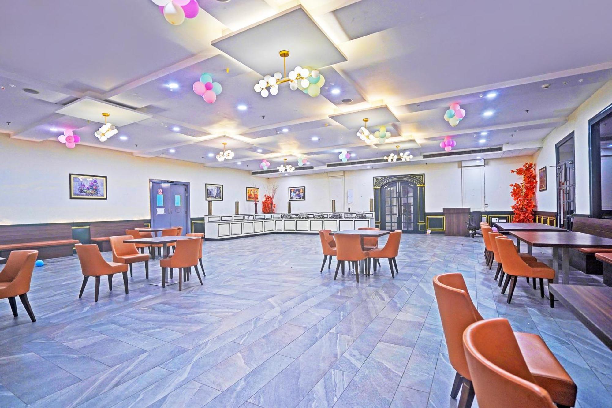 Palette Gomti Nagar Near Ekana Stadium Formerly Gusto Club Lucknow Buitenkant foto