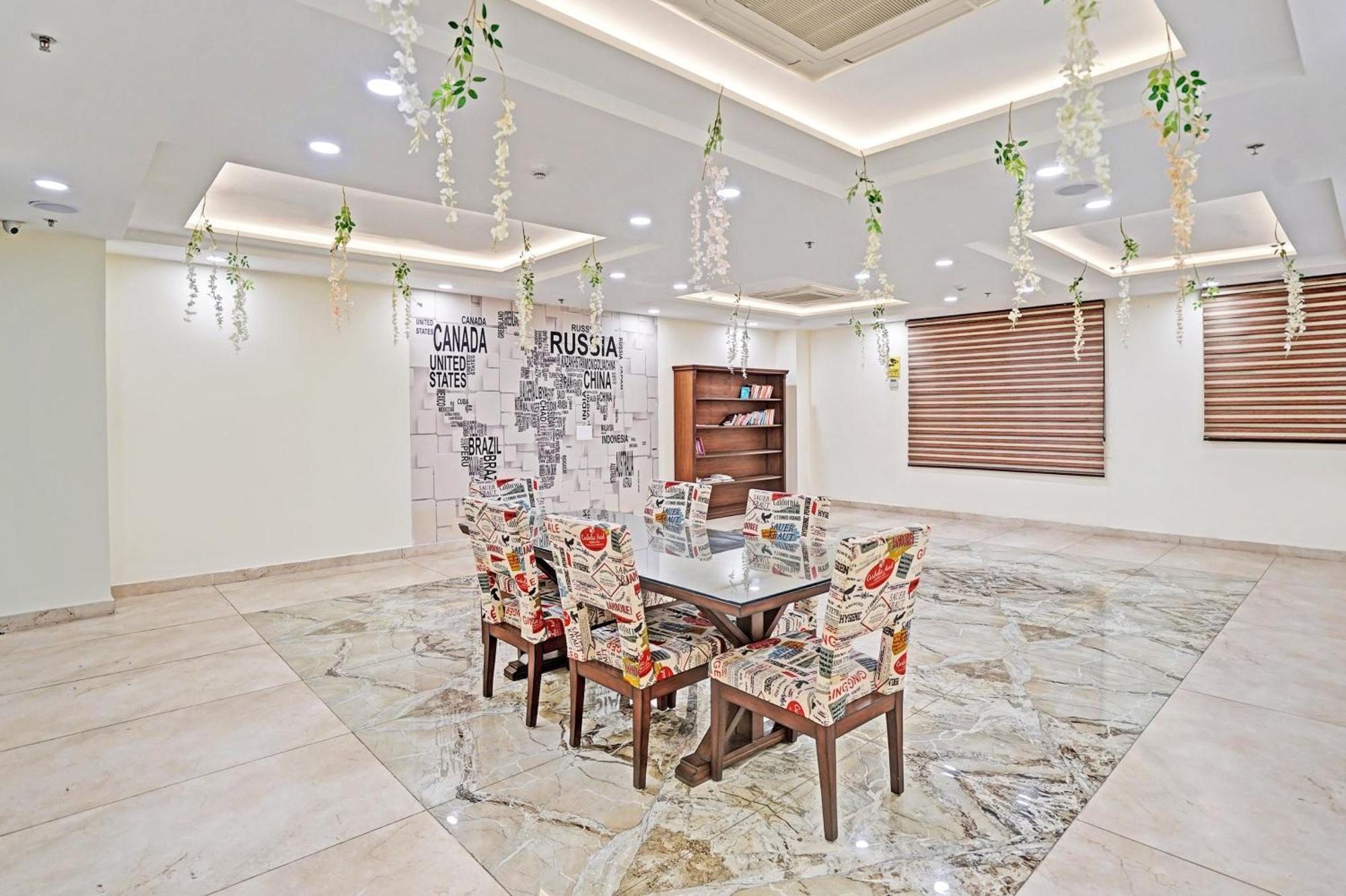 Palette Gomti Nagar Near Ekana Stadium Formerly Gusto Club Lucknow Buitenkant foto