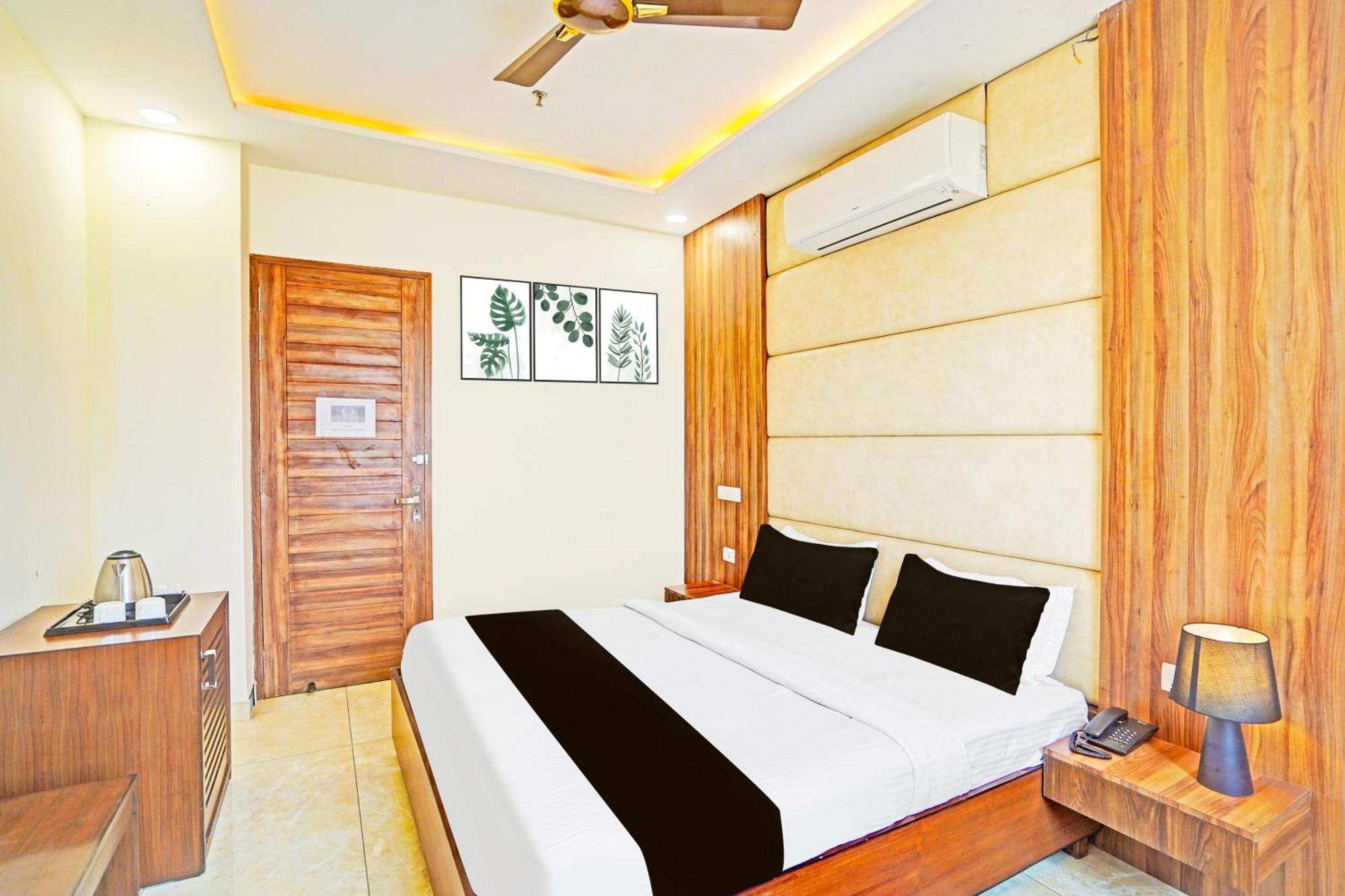 Palette Gomti Nagar Near Ekana Stadium Formerly Gusto Club Lucknow Buitenkant foto