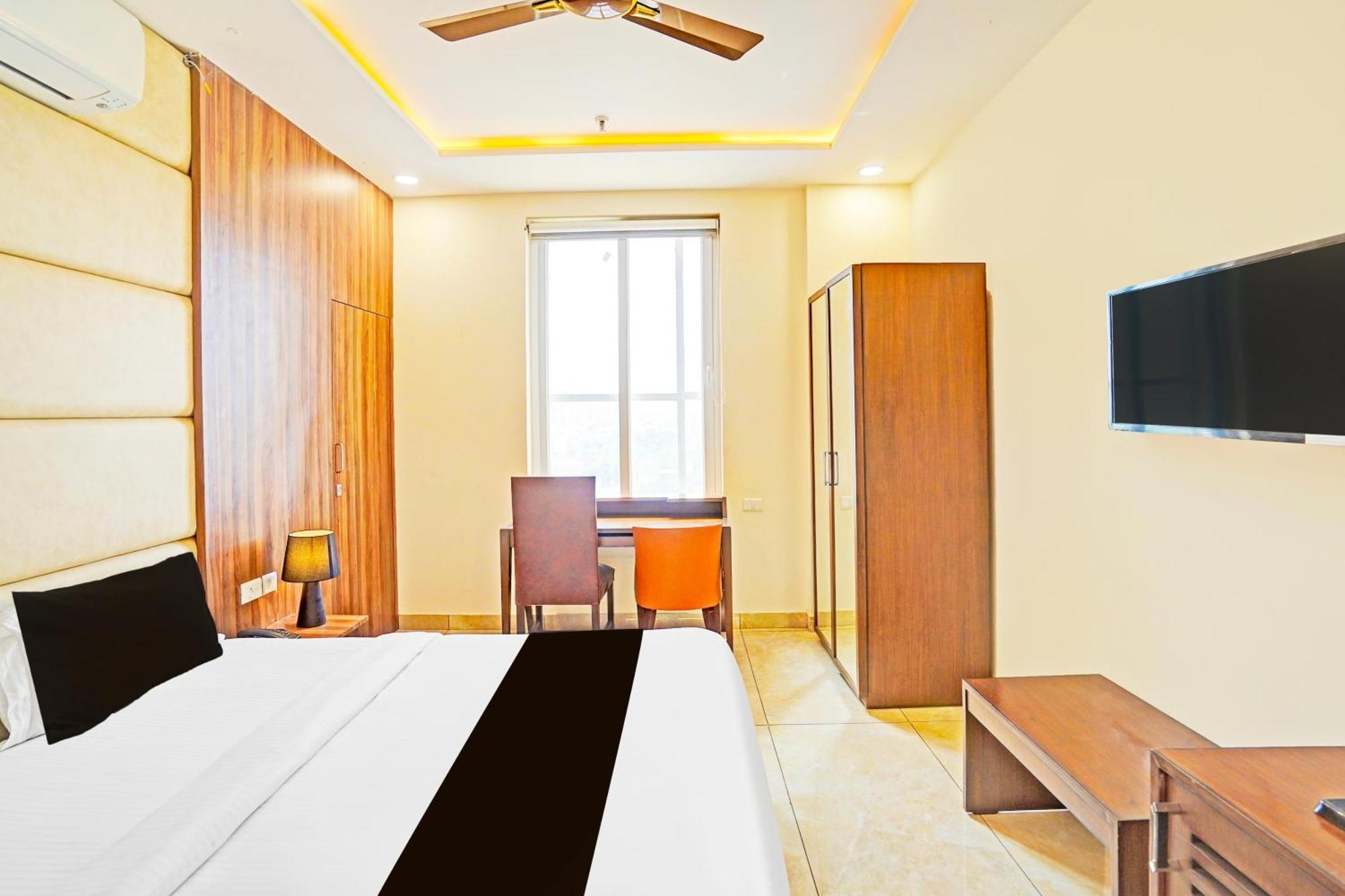 Palette Gomti Nagar Near Ekana Stadium Formerly Gusto Club Lucknow Buitenkant foto
