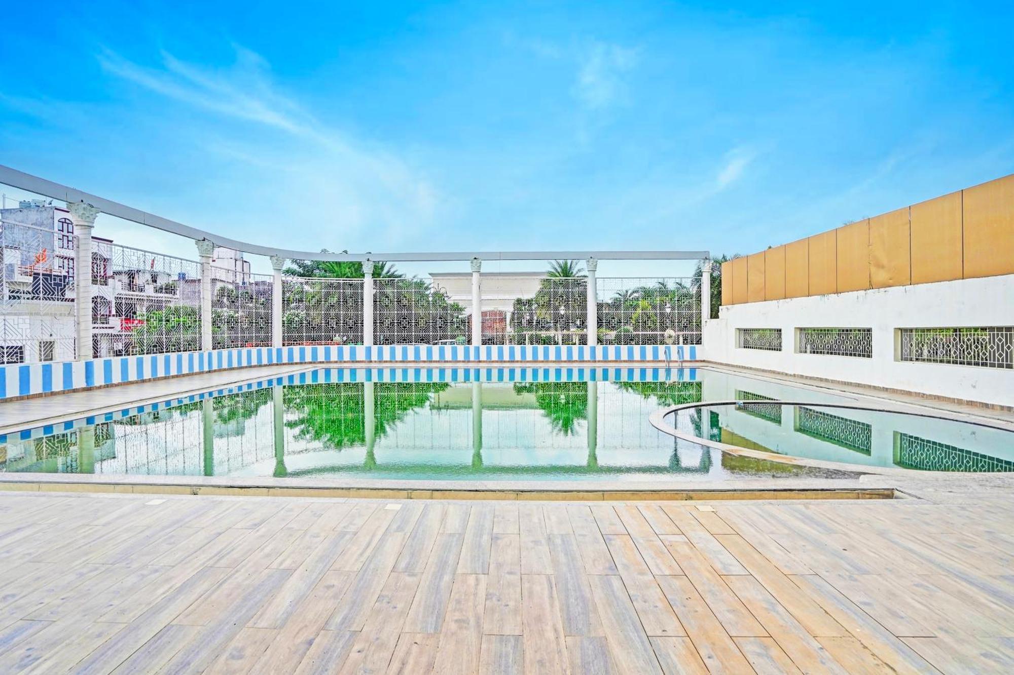 Palette Gomti Nagar Near Ekana Stadium Formerly Gusto Club Lucknow Buitenkant foto